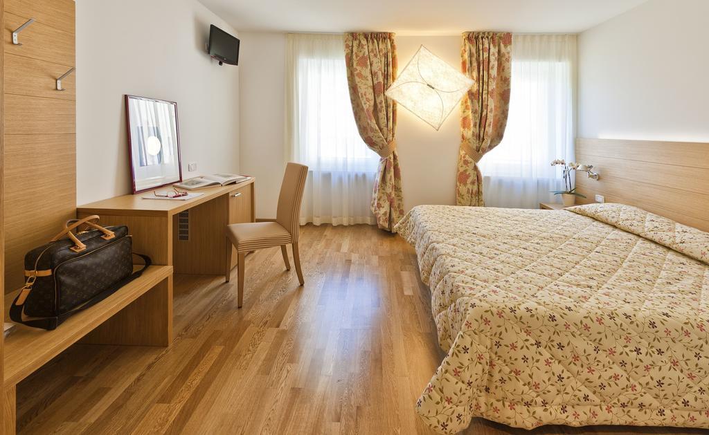 Hotel Romanda Levico Terme Ngoại thất bức ảnh